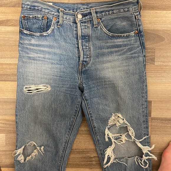 Levi’s 401 distressed denim - Picture 4 of 7